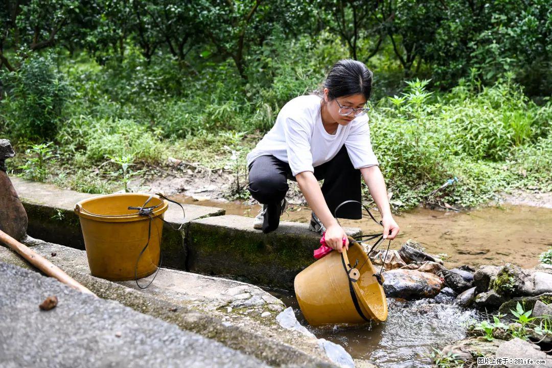 全网追的“扁担女孩”，找了一份暑假工，时薪12元 - 荷泽生活资讯 - 荷泽28生活网 heze.28life.com