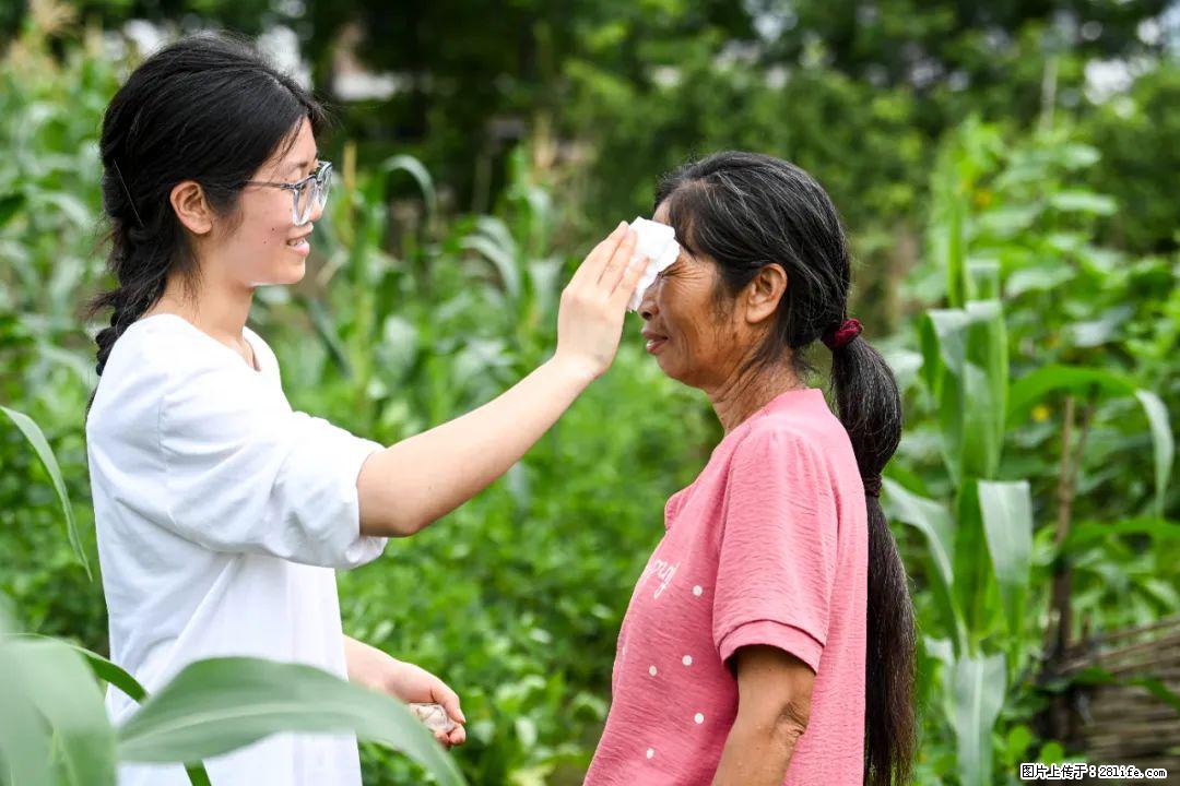 全网追的“扁担女孩”，找了一份暑假工，时薪12元 - 荷泽生活资讯 - 荷泽28生活网 heze.28life.com